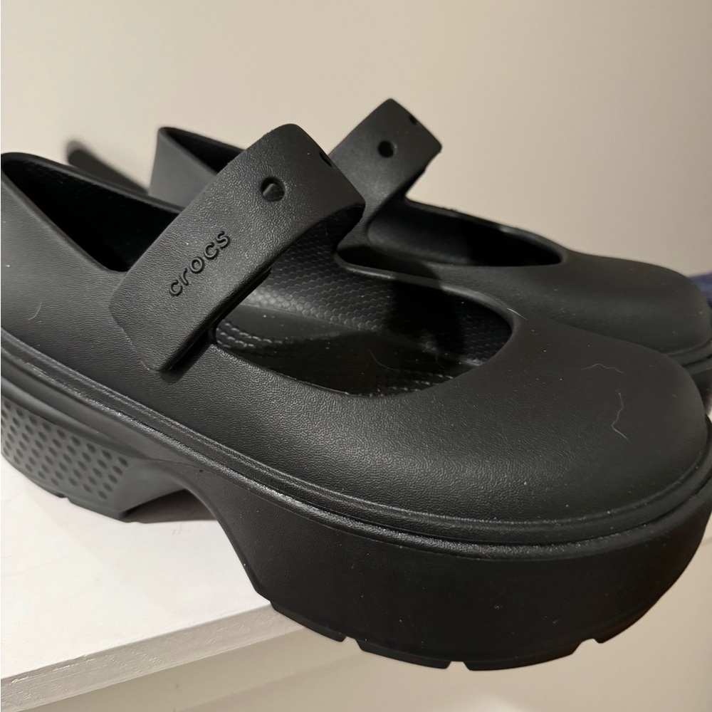 CROCS Black Platform Mary Jane Shoes Sz 9 only work a few times. VGUC